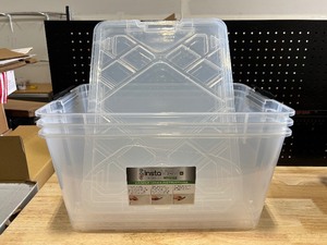 lot 17 image: Greenmade 45 Quart Storage Totes