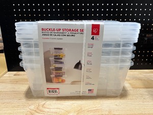 lot 18 image: 12.9 QT Storage Containers