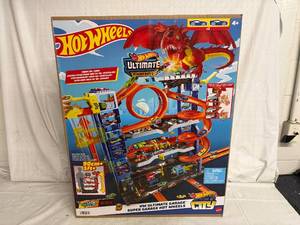 lot 3 image: Hot Wheels Ultimate Garage Set