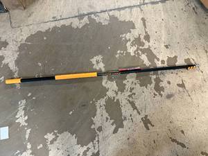 lot 20 image: 24 Extend-A-Reach Telescopic Pole