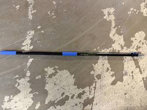 lot 47 image: 18 Eversprout Adjustable Telescopic Pole