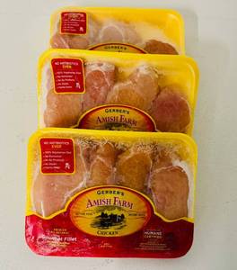lot 43 image: H. 4lbs Avg. Wt. Amish Farms Bonless Skinless Chicken Breast
