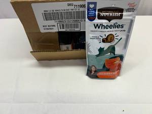 lot 358 image: 12x 2.2oz Nutrish Wheelies Salmon Cat Treats