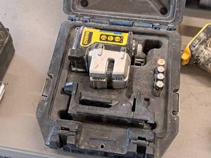 lot 818 image: DeWalt 6V 3 Beam Line Laser DW089 with Case