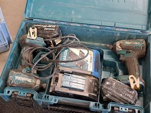 lot 850 image: Lot of (2) Makita 18V Impact Driver XDT13 with 18V 3Ah Battery, Charger, Case