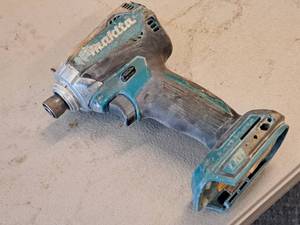 lot 855 image: Makita 14 18V Impact Driver XDT04