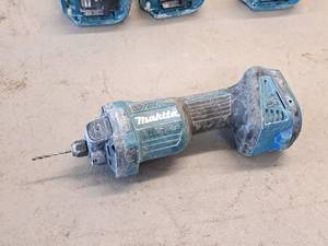 lot 857 image: Makita 18V Drywall Router  Cut-Out Tool XOC02