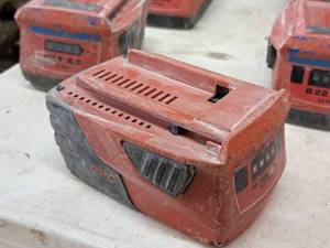 lot 929 image: Hilti 22V 3.0Ah Li-ion Rechargeable Battery