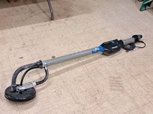lot 805 image: Porter-Cable 9 Variable Speed Drywall Sander 7800