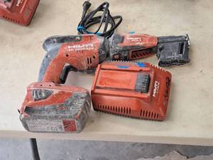 lot 907 image: Hilti 21.6V Cordless Drywall Screwdriver SD 5000-A22 with SD-M2 Attachment, 22V 5.2Ah Battery, Charger