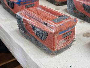 lot 923 image: Hilti CPC 22V 5.2Ah Li-ion Rechargeable Battery