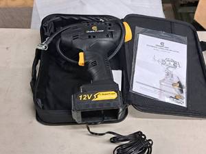 lot 712 image: Chant Power 12V Automatic Cordless Inflator with Li-ion Battery CPAP115D (New)