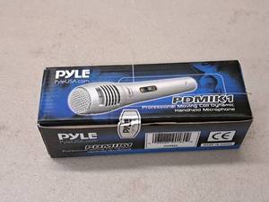 lot 738 image: Pyle Professional Moving Coil Dynamic Handheld Microphone PDMIK1