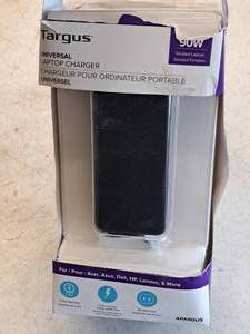 lot 755 image: Targus 90W Laptop Charger  Universal