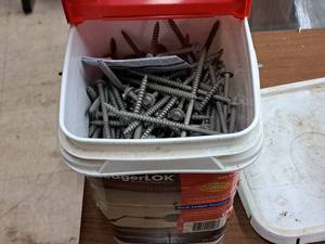 lot 1017 image: Lot of (1 Bucket) FastenMaster LedgerLOK 5 Structural Wood Screw