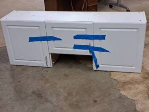 lot 1024 image: Cabinet Section