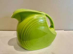 lot 3 image: FIESTA Large Disc Lime Green Pitcher