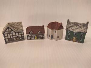 lot 11 image: WADE Miniature Buildings