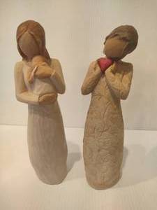 lot 13 image: Willow Tree Figurines