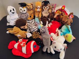 lot 101 image: TY Beanie Babies Assorted Animals