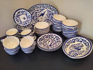 lot 82 image: ANFORA Dinnerware