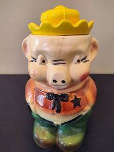 lot 95 image: Vintage Roseville Pottery Sheriff Pig Cookie Jar