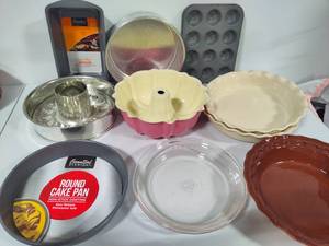 lot 76 image: Assorted Baking Dishes