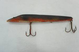 lot 1 image: Vintage Suick Muskie Thriller Fishing Lure 8