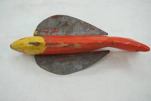 lot 15 image: Vintage Ice Fishing Decoy 6