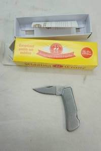 lot 19 image: Kissing Crane Folding Knife 2 NEW