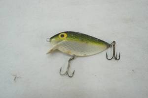 lot 22 image: Vintage Storm Thin Fin Fishing Lure.