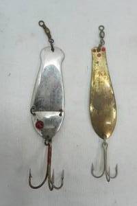 lot 38 image: Vintage Spoon Lures (2ct) Red Eyed Wobbler & KB