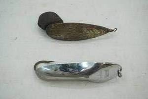 lot 42 image: Vintage Pflueger & Johnsons Fishing Lures