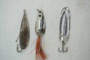 lot 46 image: 1967 J. Rustowicz, Johnsons Silver Minnow, and 1 more Vintage Fishing Lure