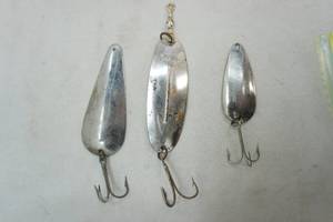 lot 56 image: Vintage Spoon Lure Williams Wabler and 2 others