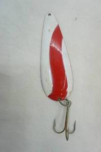 lot 85 image: Vintage 5 Spoon Lure Red & White