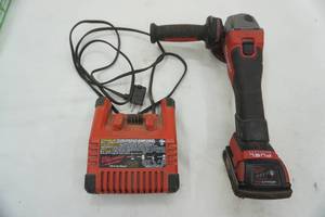 Milwaukee Grinder with battery & Charging Block