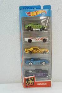 lot 97 image: Hot Wheels HW Flames 5-pack. Unopened