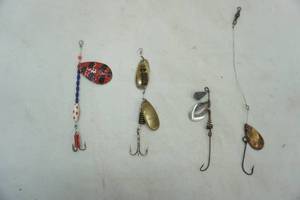 lot 133 image: VIntage Fly Fishing & Spinner Lures (4ct)