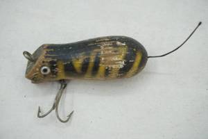lot 149 image: Vintage Creek Chub Mouse Lure