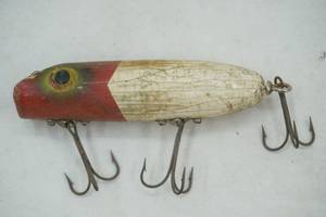 lot 162 image: Vintage South Bend Whiting Fishing Lure