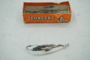 lot 163 image: Vintage Johnsons Silver Minnow Fishing Lure with box