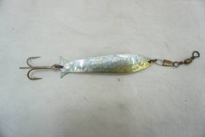 lot 174 image: Vintage Mooselook Wobbler Fishing Lure