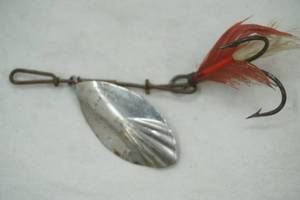 lot 176 image: Vintage GM Skinner Fishing Lure 4.75 spinner