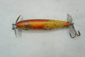 lot 181 image: Vintage Fishing Lure Shakespeare