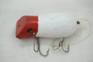 lot 183 image: Vintage Red & White Wooden Mouse Fishing Lure