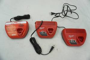 lot 194 image: Milwaukee M12 Charging Blocks (3ct)