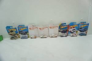 lot 210 image: Hot Wheels (8ct) unopened