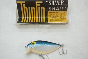 lot 225 image: Vintage Silver Shad Storm Original ThinFin Fishing Lure