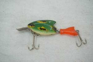 lot 243 image: Vintage Flash Tail Jointed Plastic Crankbait